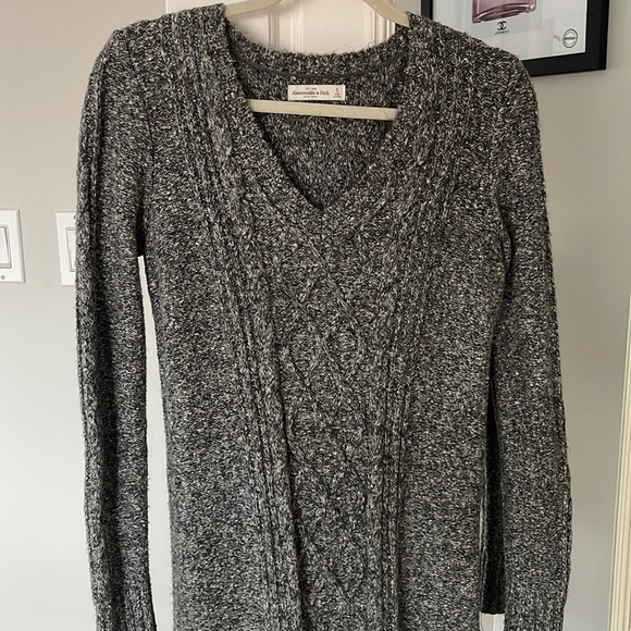 Abercrombie & Fitch Dresses & Skirts - Abercrombie V-neck sweater dress